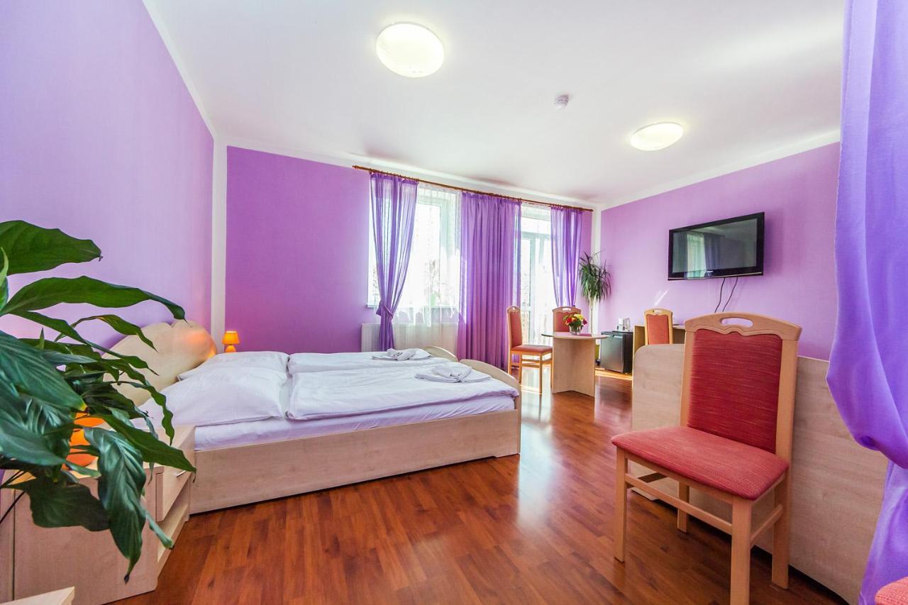 Hotel & Motorest V Udoli Zlateho Potoka Blsany Buitenkant foto