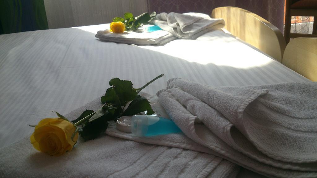 Hotel & Motorest V Udoli Zlateho Potoka Blsany Buitenkant foto