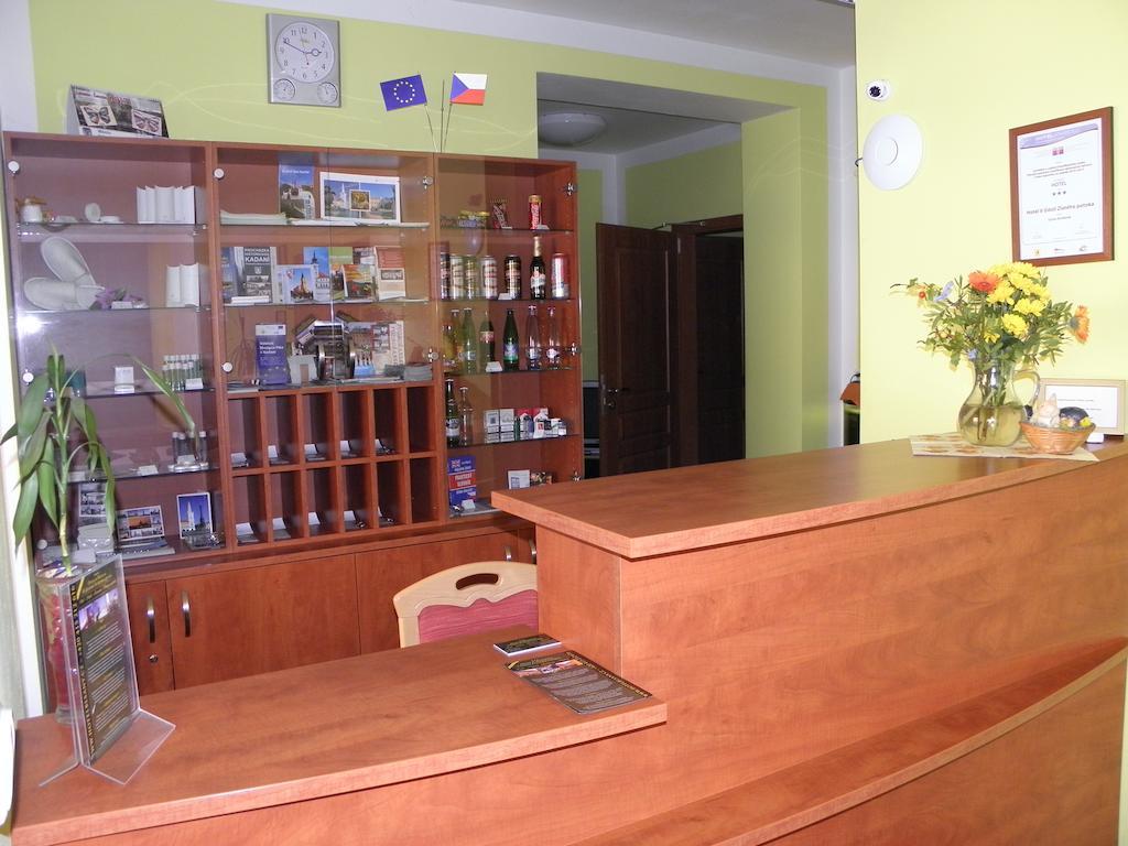 Hotel & Motorest V Udoli Zlateho Potoka Blsany Buitenkant foto
